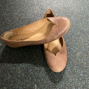Lucky brand flats. Gently worn. Love them but are slightly big for my 6.5 feet.